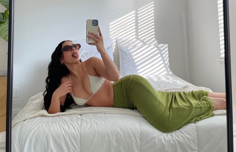 Foto desnuda filtrada de OnlyFans de Melissa Estrella