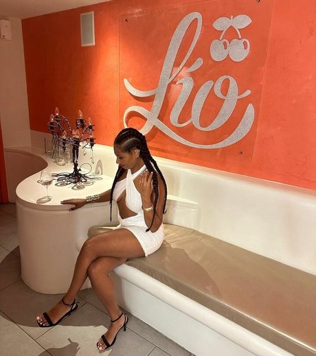 Nia Correia OT