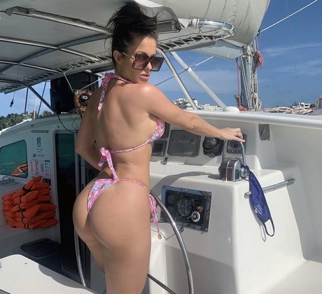 Foto desnuda filtrada de OnlyFans de Brooke Adams
