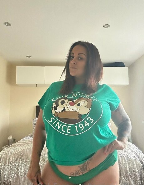 Terrijaneofficial
