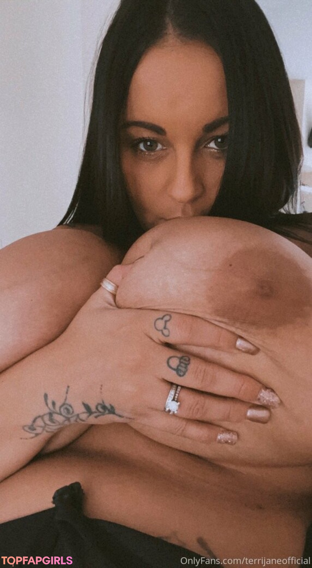 Foto desnuda filtrada de OnlyFans de Terrijaneofficial #380 Foto desnuda filtrada de OnlyFans de Terrijaneofficial #380