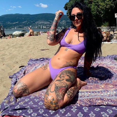 Foto desnuda filtrada de OnlyFans de Bbpeytonleigh