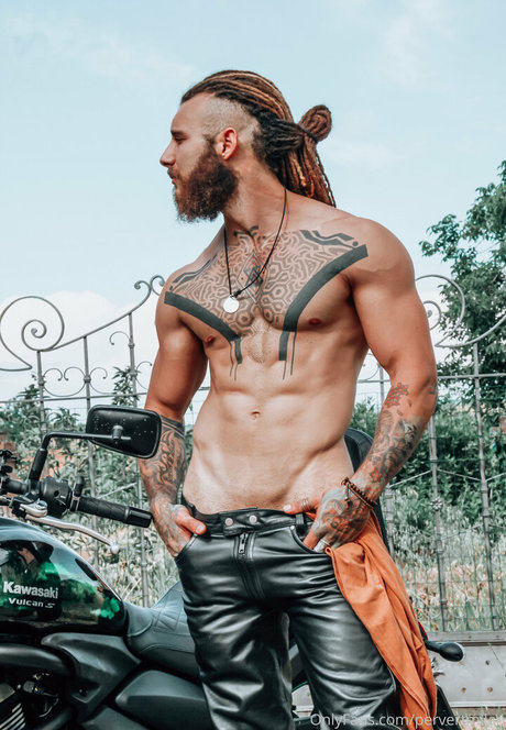 Foto desnuda filtrada de OnlyFans de Pervertmilan