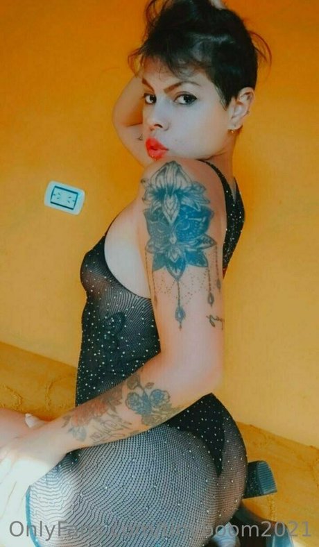 Foto desnuda filtrada de OnlyFans de Tinyboom2021