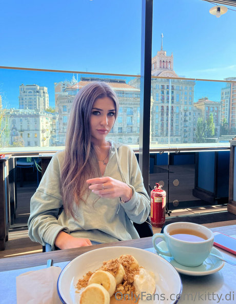 Kitty_di