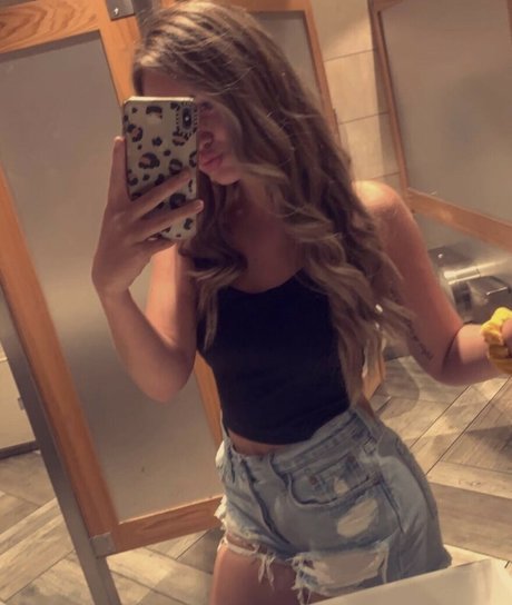 Foto desnuda filtrada de OnlyFans de Alysa Abner