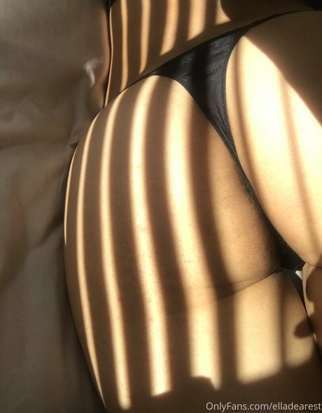 Foto desnuda filtrada de OnlyFans de Elladearest