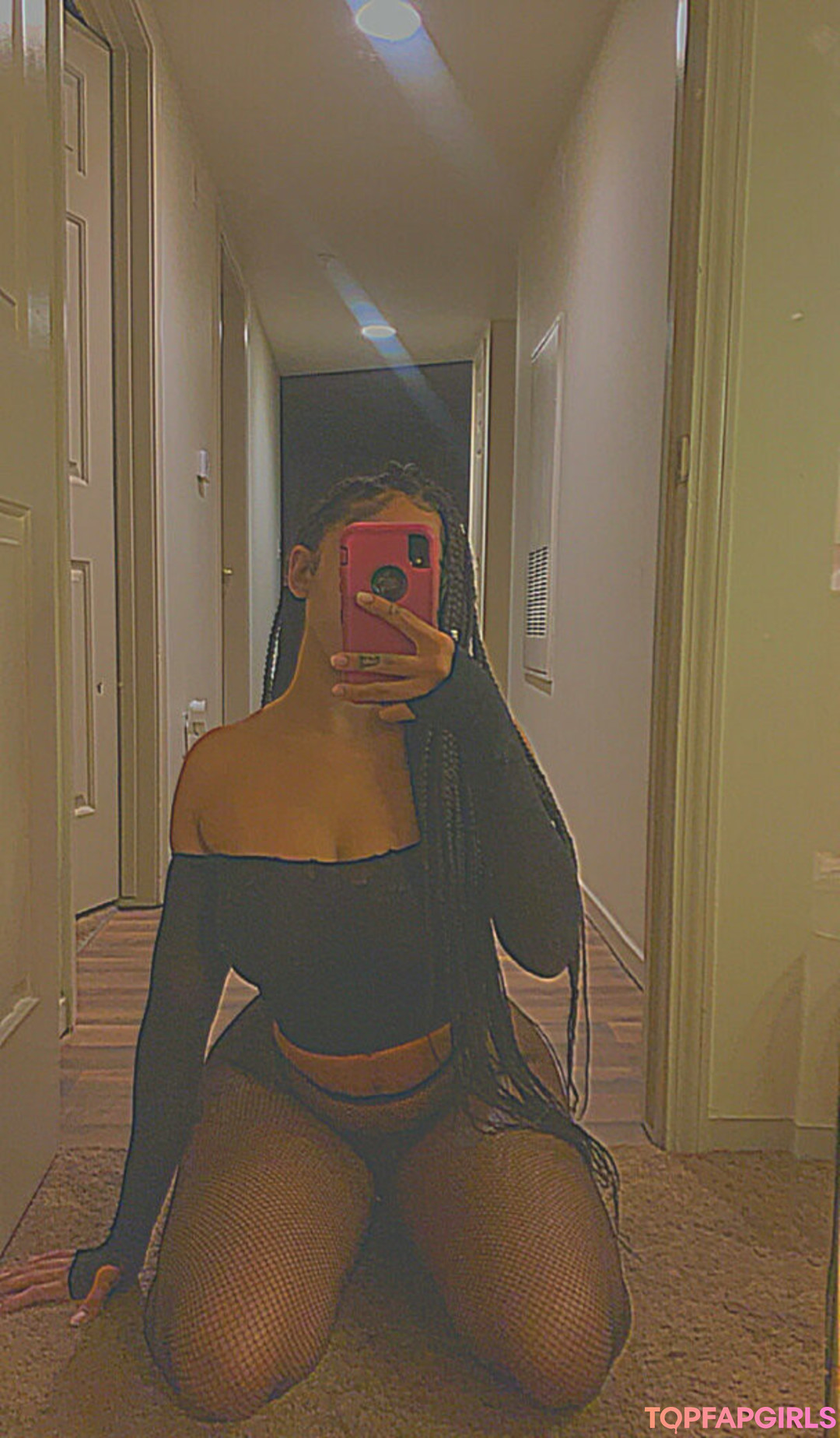 Foto desnuda filtrada de OnlyFans de Thrsttrapr #26 Foto desnuda filtrada de OnlyFans de Thrsttrapr #26