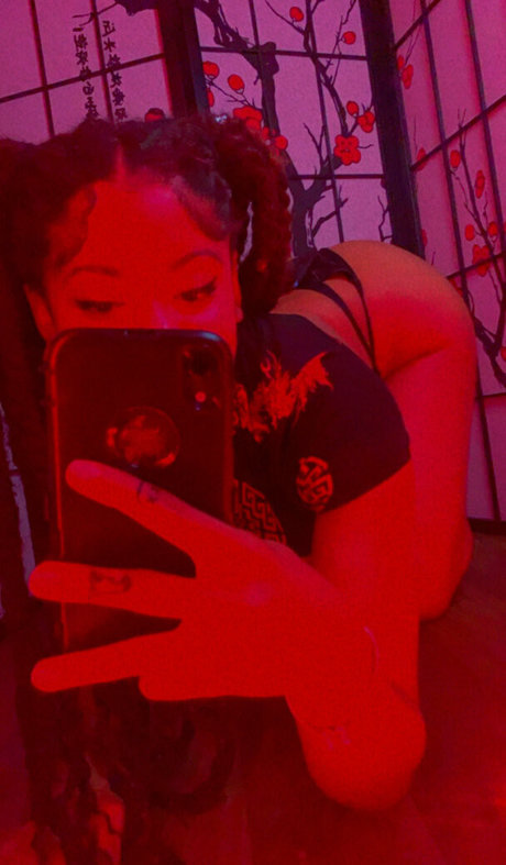 Foto desnuda filtrada de OnlyFans de Thrsttrapr