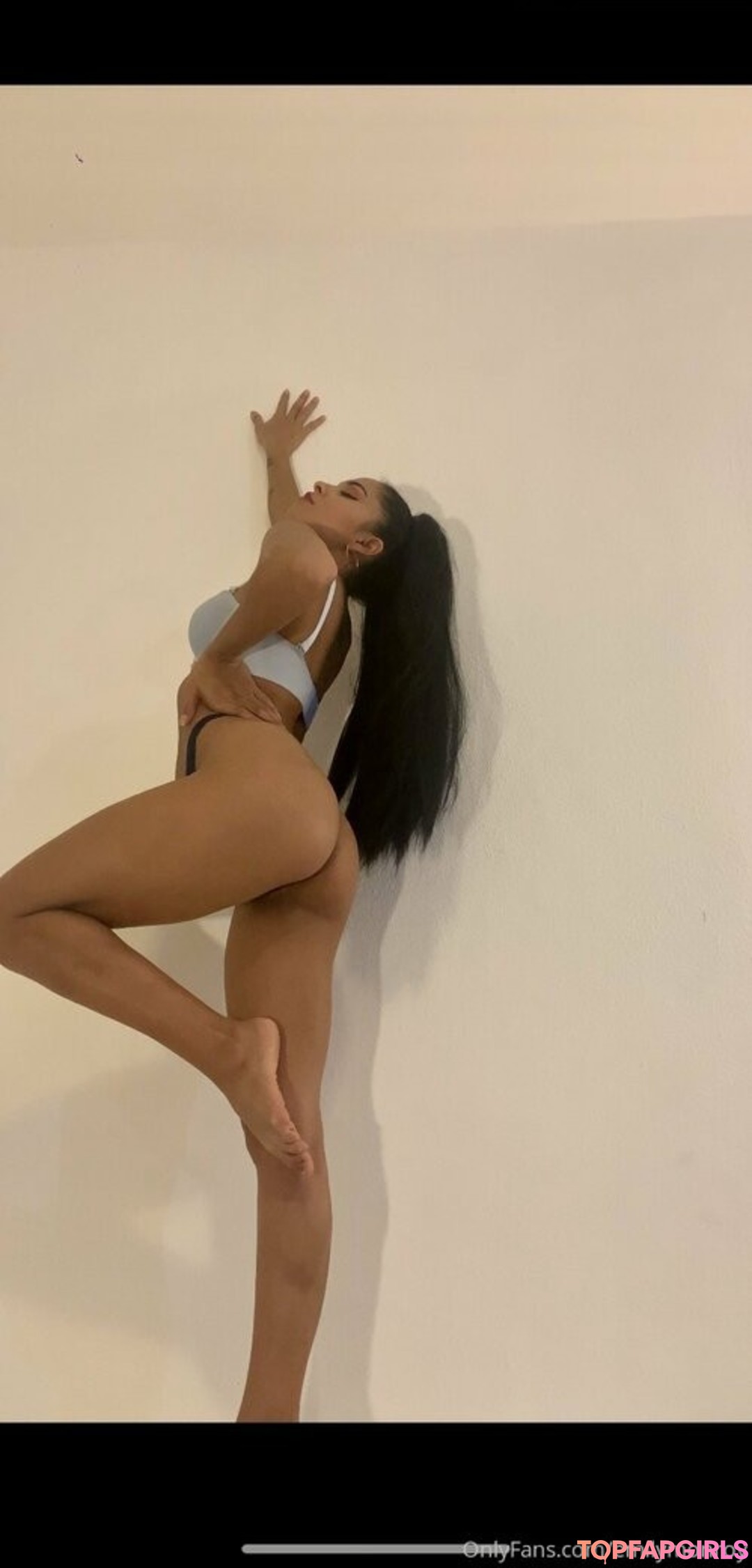 Foto desnuda filtrada de OnlyFans de Emilymoonroe #3 Foto desnuda filtrada de OnlyFans de Emilymoonroe #3