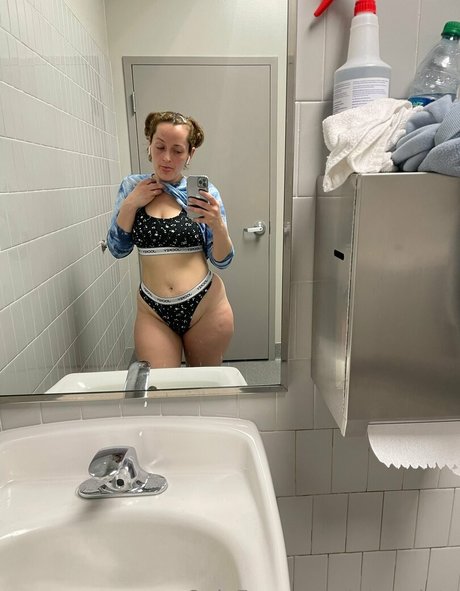 Foto desnuda filtrada de OnlyFans de Juizyriotz