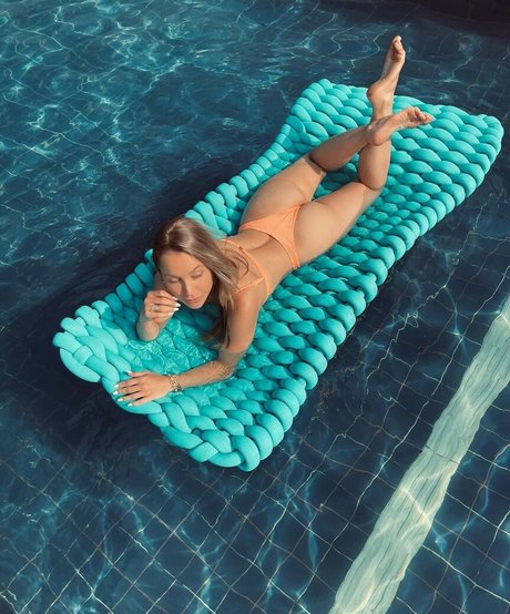Foto desnuda filtrada de OnlyFans de Carla Diaz