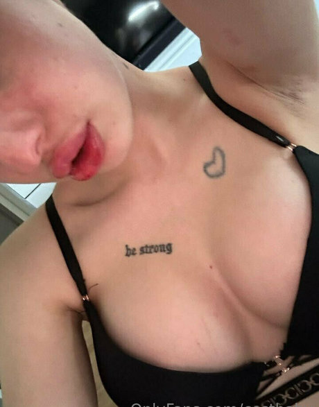 Foto desnuda filtrada de OnlyFans de Costbaby