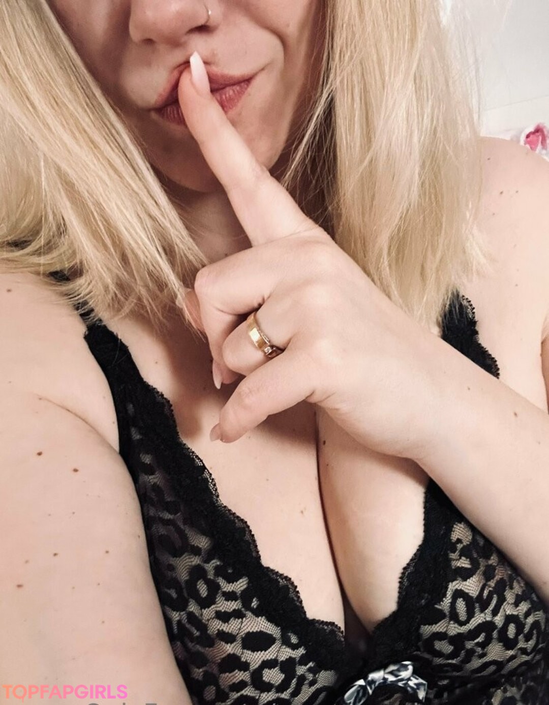 Foto desnuda filtrada de OnlyFans de Vanessaobsequious #88 Foto desnuda filtrada de OnlyFans de Vanessaobsequious #88