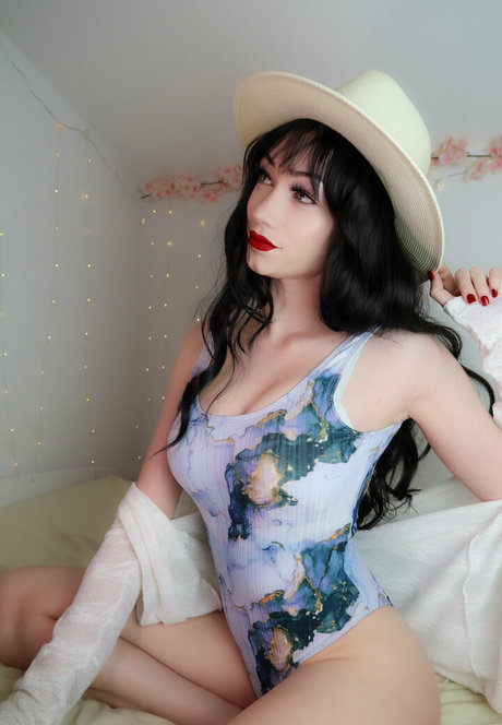 Foto desnuda filtrada de OnlyFans de Louvrissa