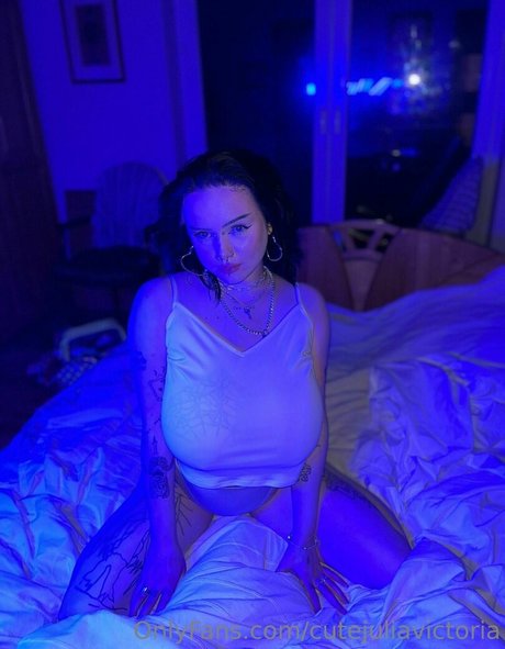 Cutejuliavictoria