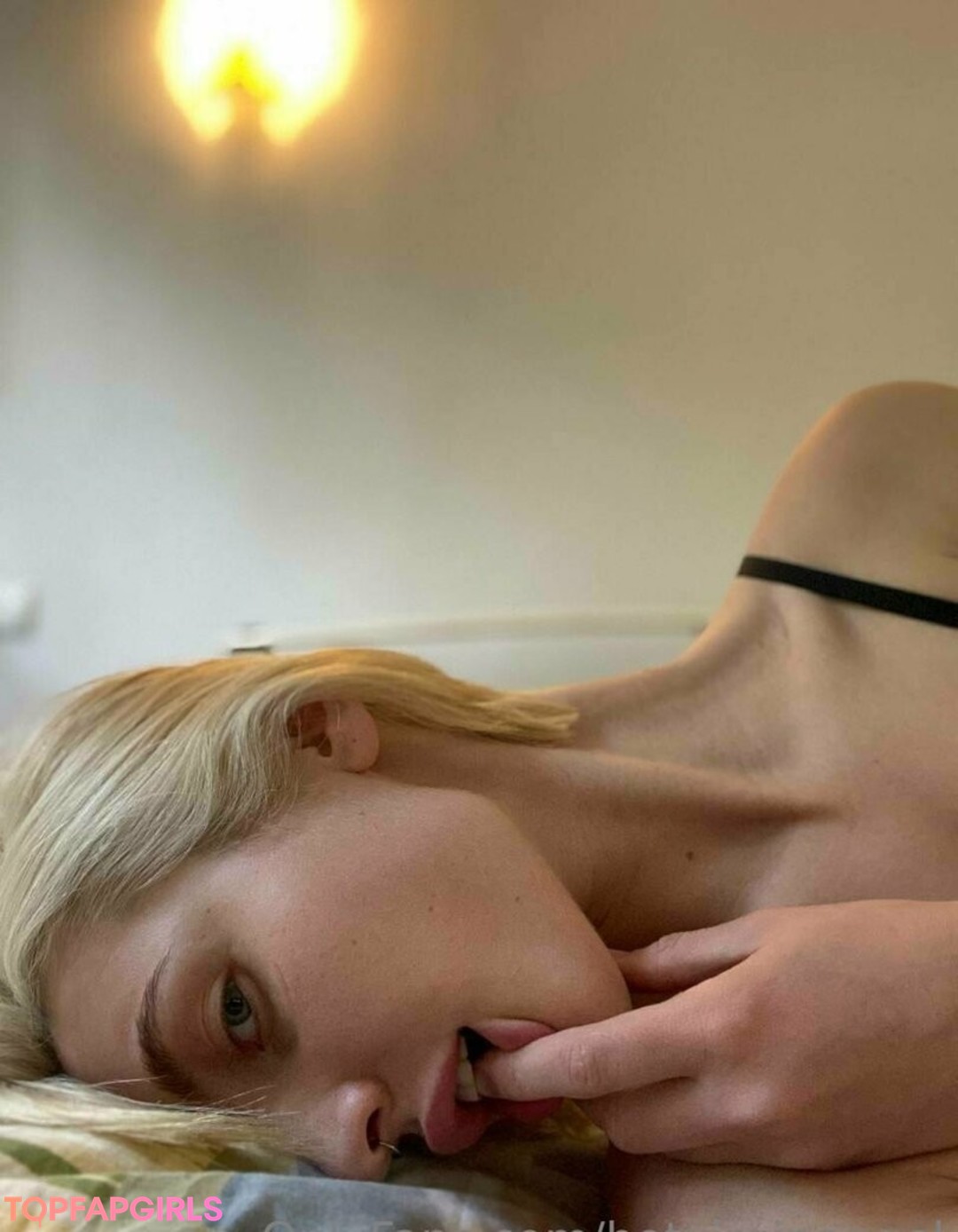 Foto desnuda filtrada de OnlyFans de Kirakitsune #139 Foto desnuda filtrada de OnlyFans de Kirakitsune #139