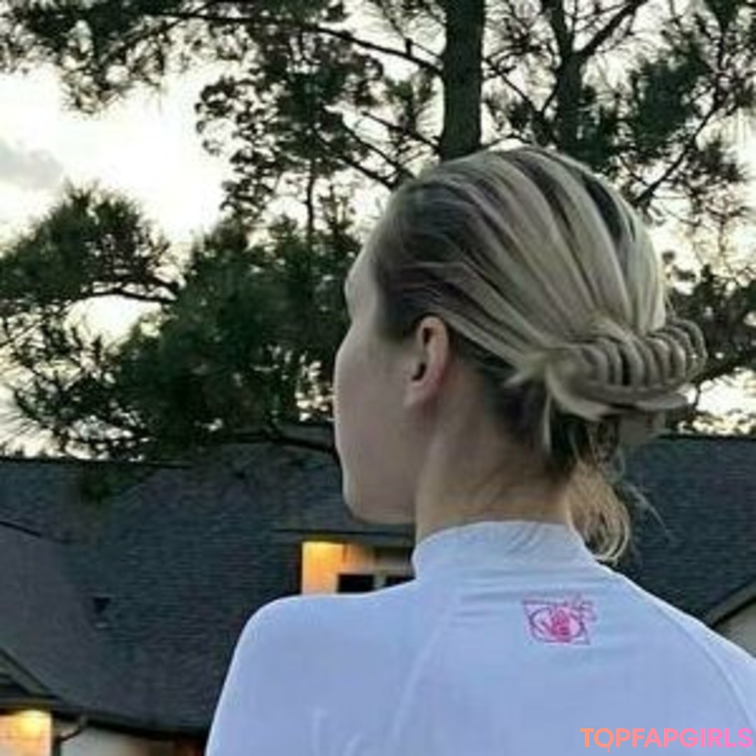 Foto desnuda filtrada de OnlyFans de Kirakitsune #99 Foto desnuda filtrada de OnlyFans de Kirakitsune #99