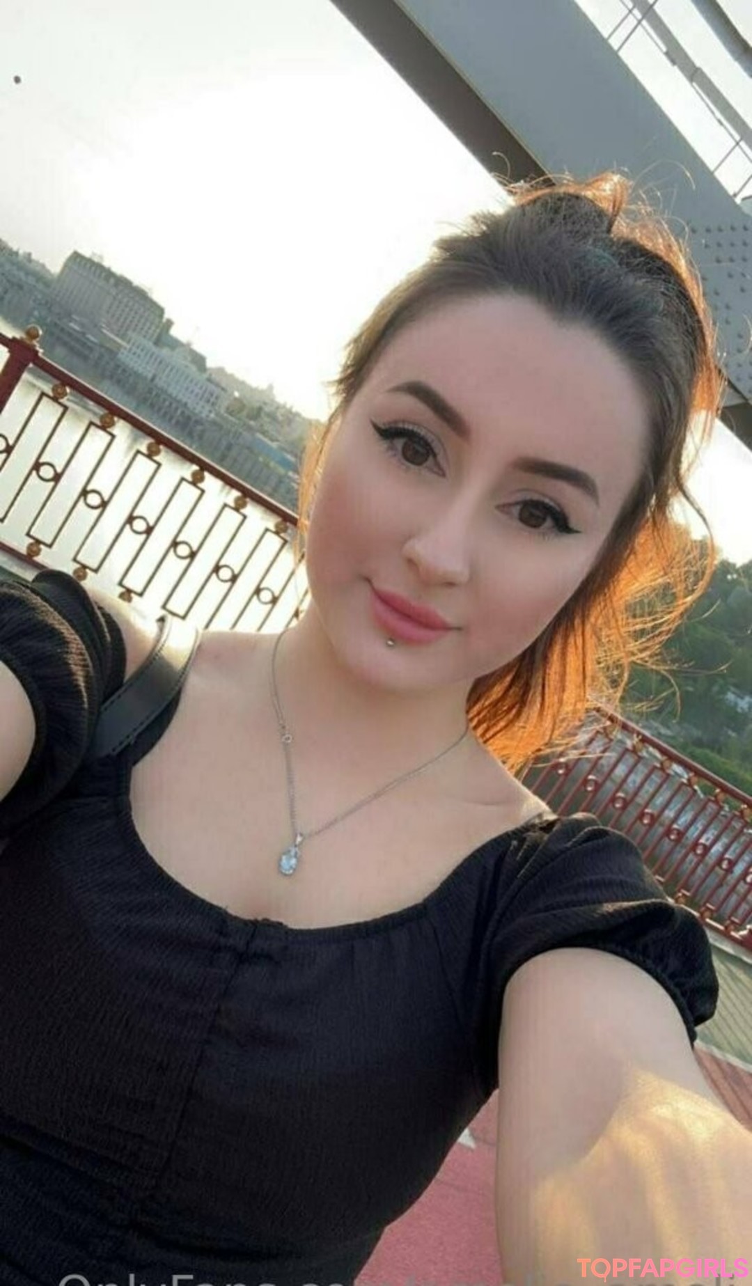 Foto desnuda filtrada de OnlyFans de Ameliaameli #93 Foto desnuda filtrada de OnlyFans de Ameliaameli #93