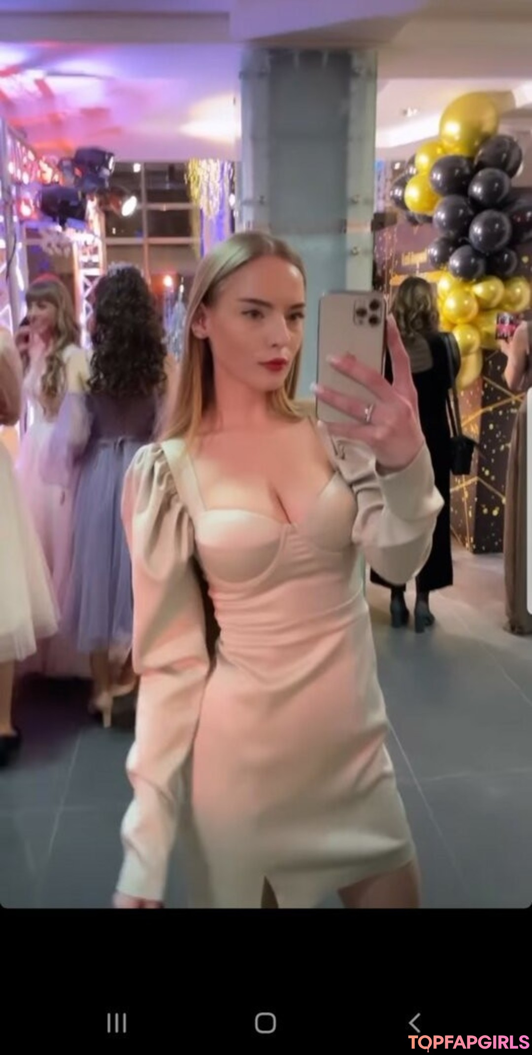 Foto desnuda filtrada de OnlyFans de Oksana Neveselaya #50 Foto desnuda filtrada de OnlyFans de Oksana Neveselaya #50