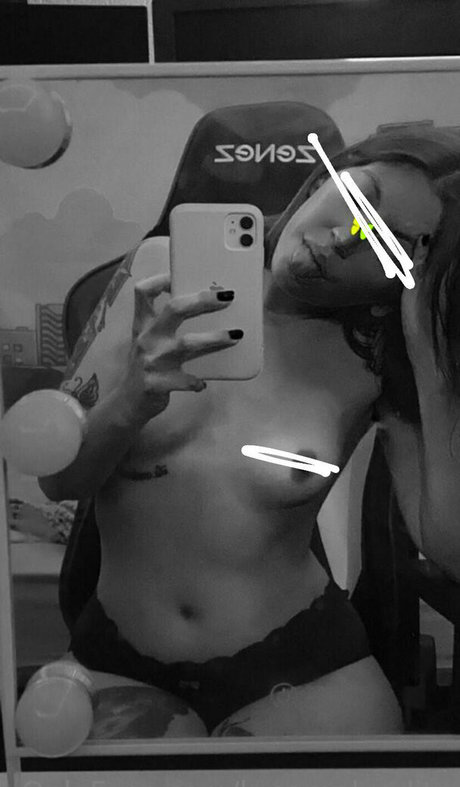 Foto desnuda filtrada de OnlyFans de Evvilmoon