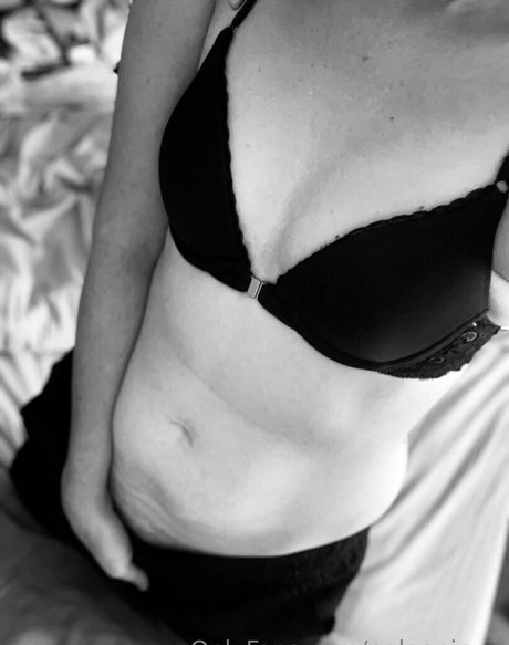 Foto desnuda filtrada de OnlyFans de Paleopinup