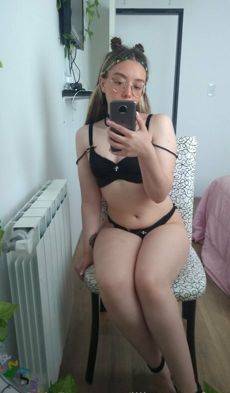 Lillymeawfree