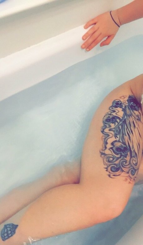Foto desnuda filtrada de OnlyFans de Babybewitched