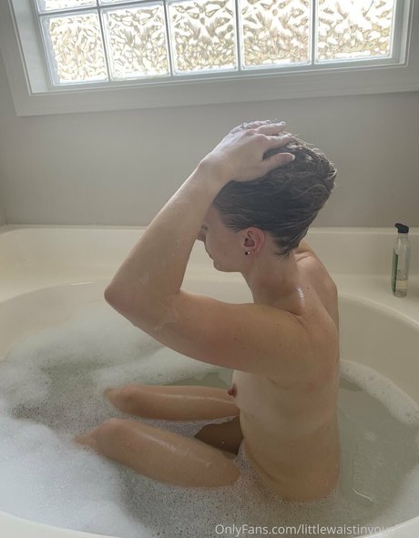 Littlewaistinyourface