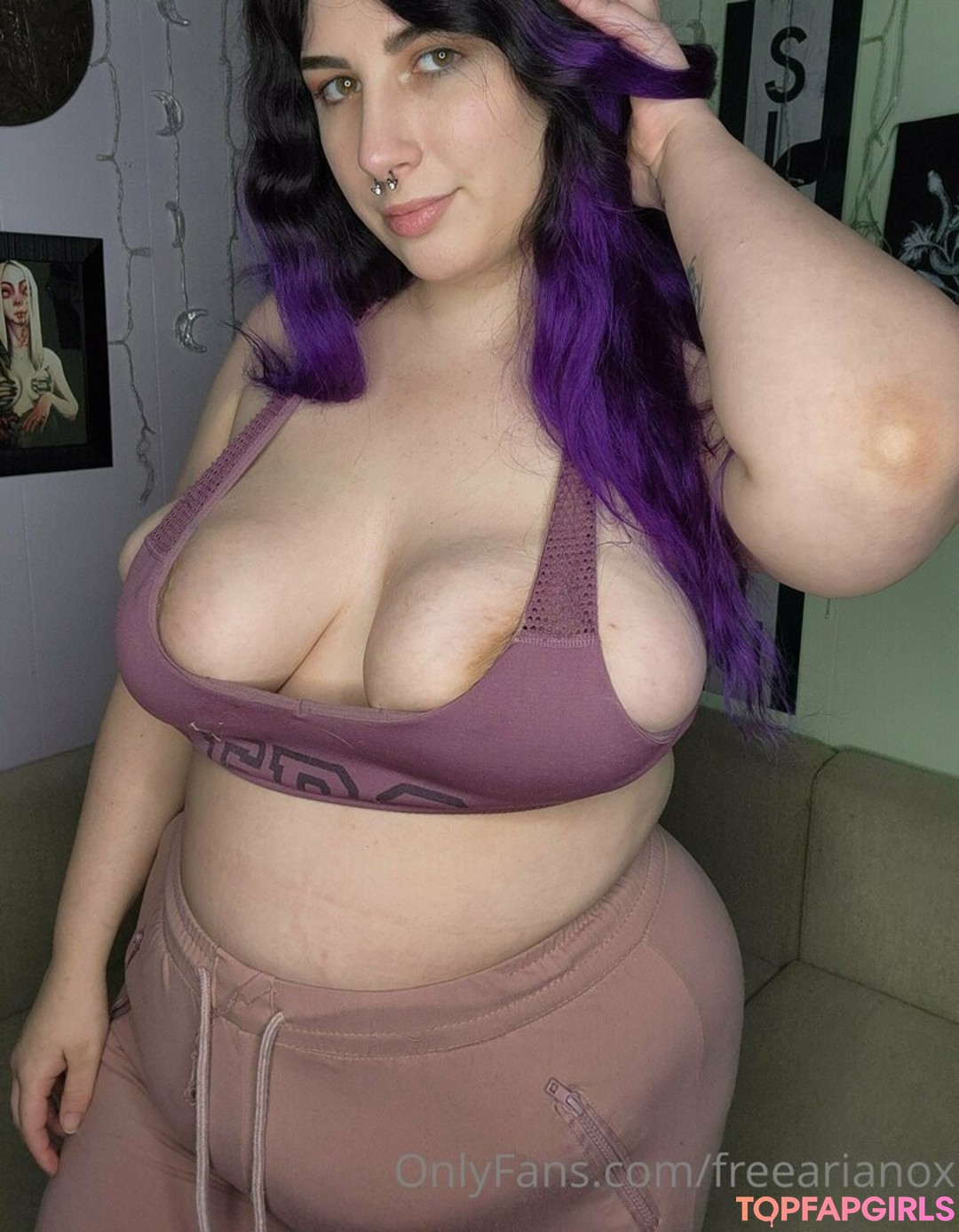 Foto desnuda filtrada de OnlyFans de Freearianox #34 Foto desnuda filtrada de OnlyFans de Freearianox #34