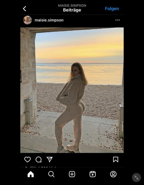 Foto desnuda filtrada de OnlyFans de Maisie Simpson