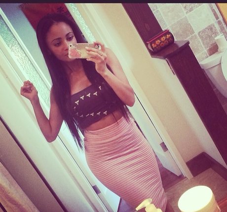 Foto desnuda filtrada de OnlyFans de Vanessa Morgan