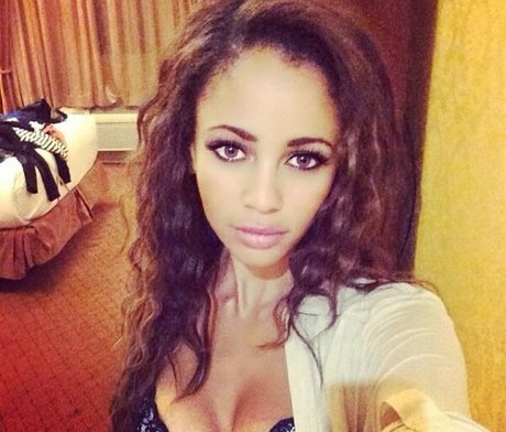 Foto desnuda filtrada de OnlyFans de Vanessa Morgan