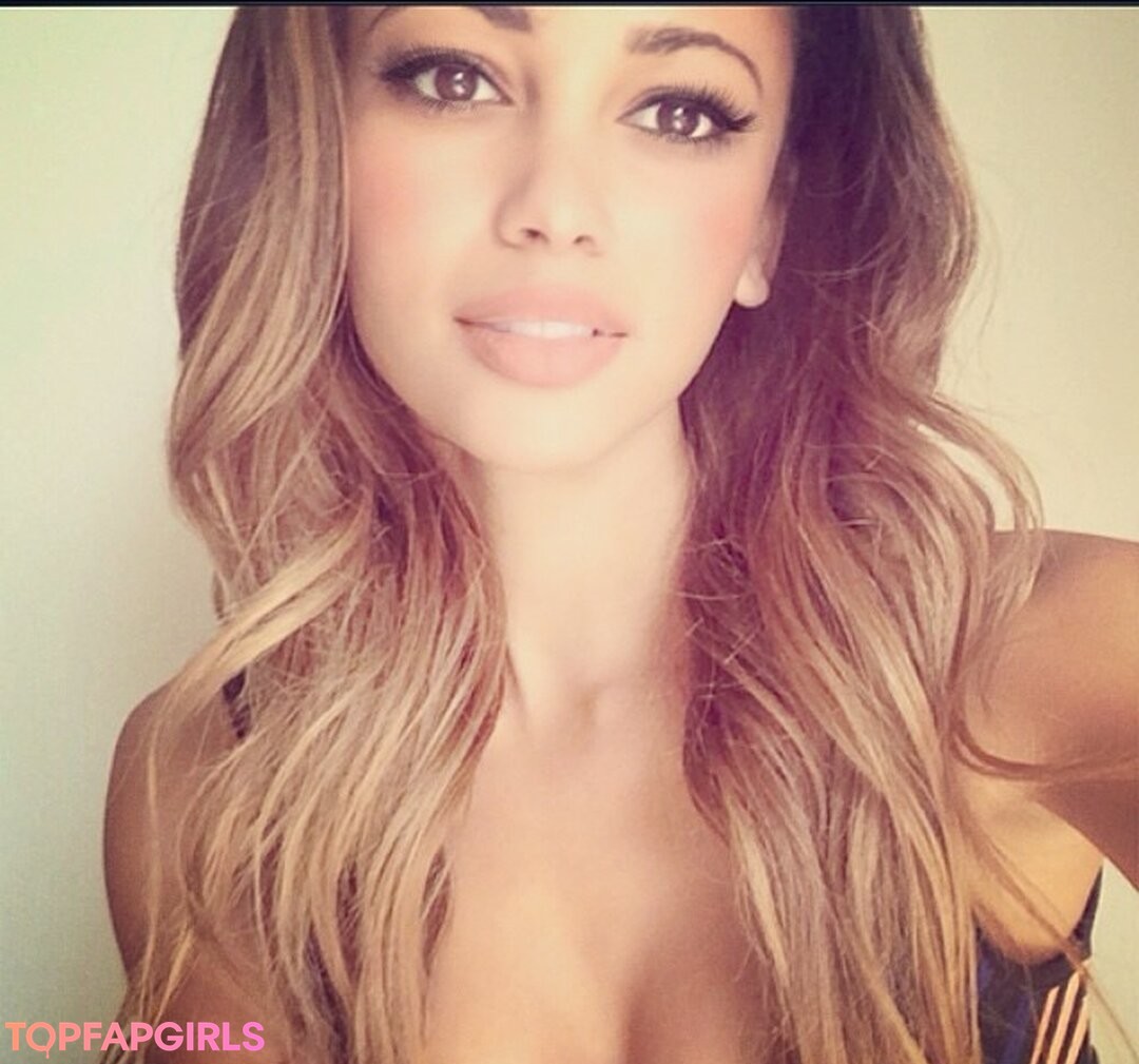 Foto desnuda filtrada de OnlyFans de Vanessa Morgan #9 Foto desnuda filtrada de OnlyFans de Vanessa Morgan #9