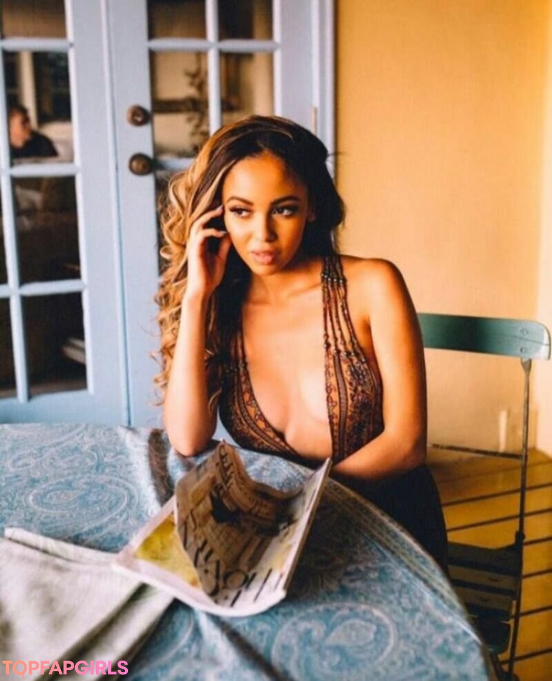 Foto desnuda filtrada de OnlyFans de Vanessa Morgan #99 Foto desnuda filtrada de OnlyFans de Vanessa Morgan #99