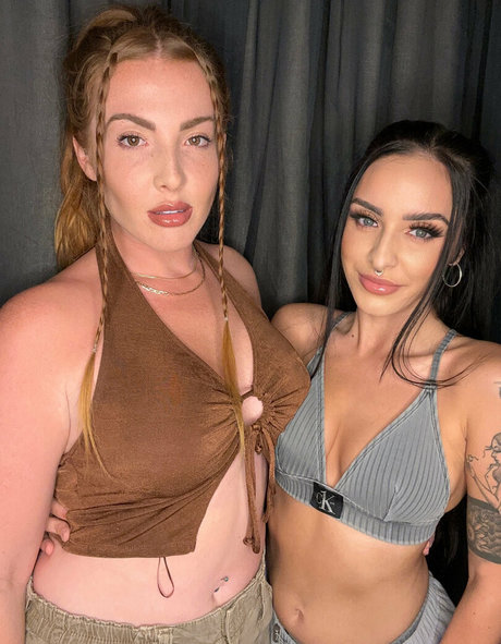 Yourlesbianfantasyy