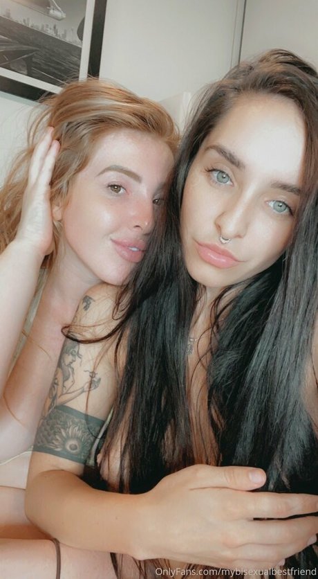 Yourlesbianfantasyy