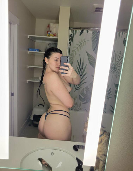 Curvyjasssy