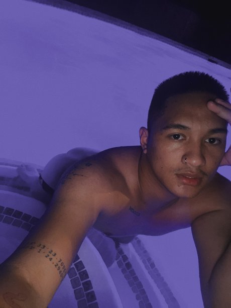 Foto desnuda filtrada de OnlyFans de Lanze