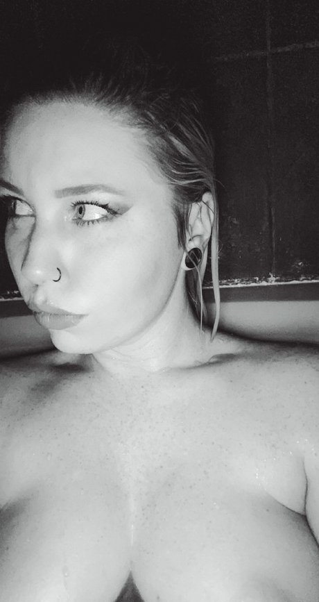Foto desnuda filtrada de OnlyFans de Nova Lee