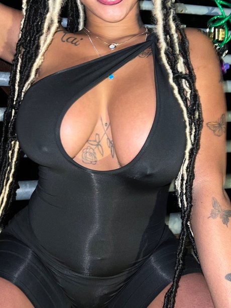 Foto desnuda filtrada de OnlyFans de Novababy