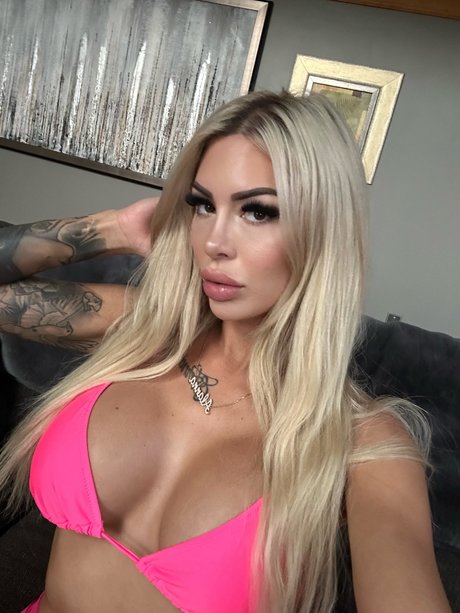 Miss Notyourbarbie 