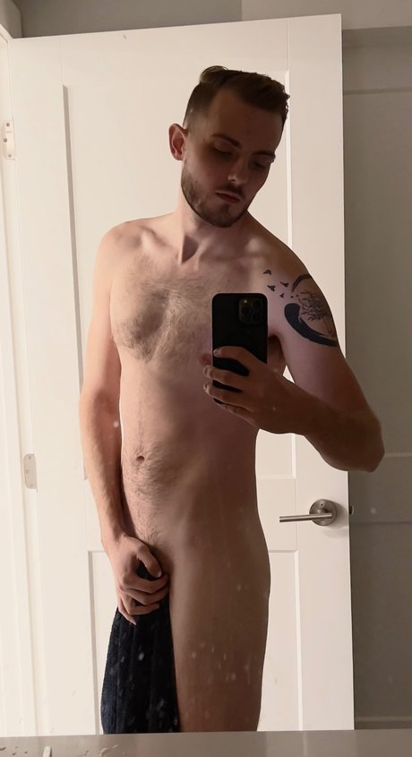 Foto desnuda filtrada de OnlyFans de Notyouraveragegymbro