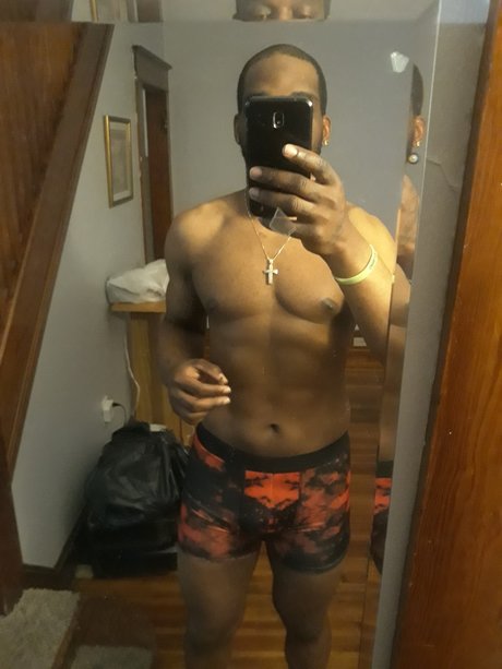 Foto desnuda filtrada de OnlyFans de Classinsession