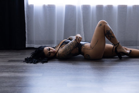 Foto desnuda filtrada de OnlyFans de Clove 