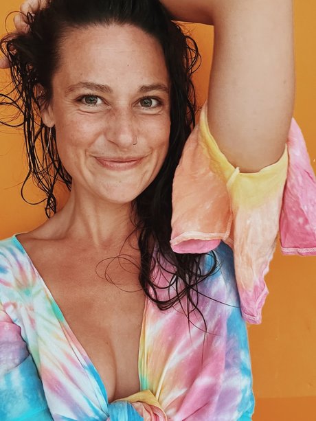 Foto desnuda filtrada de OnlyFans de Cha Wildes Pineapple Playroom