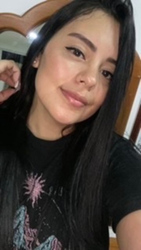 Foto desnuda filtrada de OnlyFans de Alina