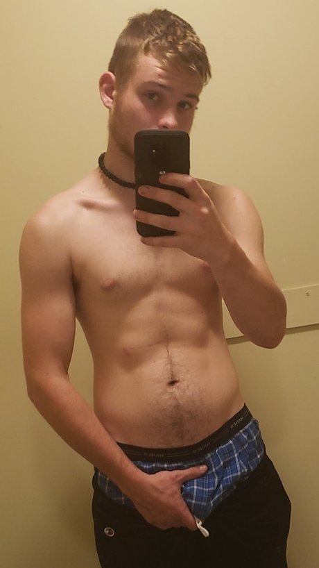 Foto desnuda filtrada de OnlyFans de Chillin In The Backwoods