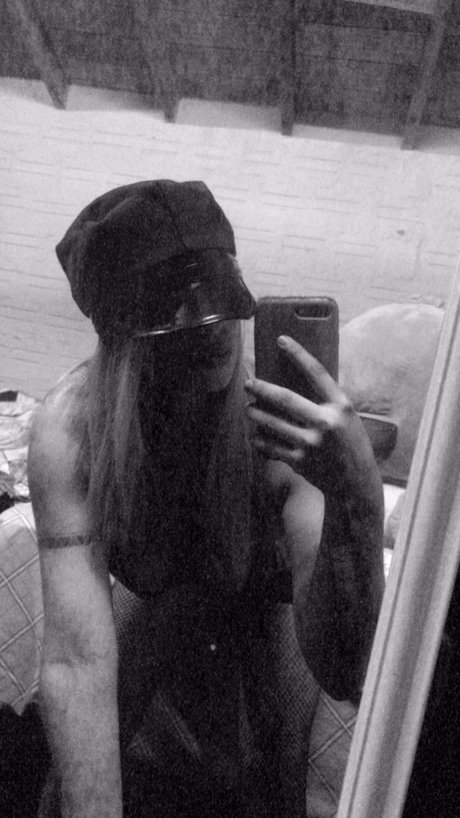 Foto desnuda filtrada de OnlyFans de Ariam