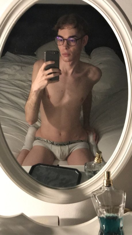 Foto desnuda filtrada de OnlyFans de Notaestheticboy